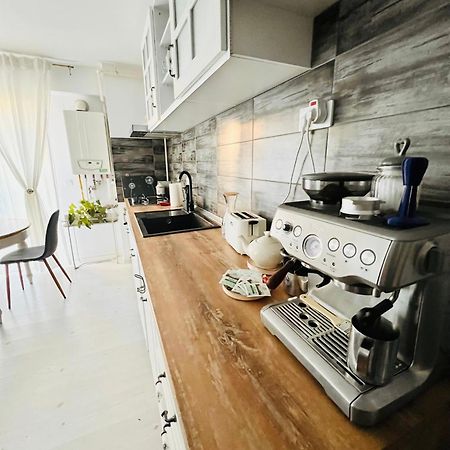 The Airport Loft Apartment Otopeni Exterior foto