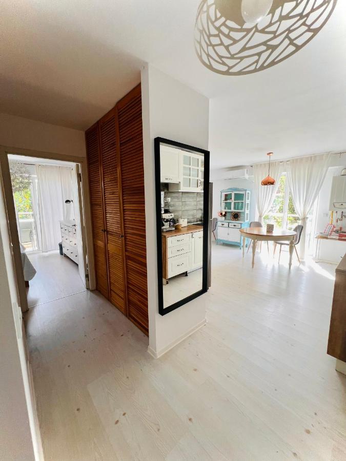 The Airport Loft Apartment Otopeni Exterior foto