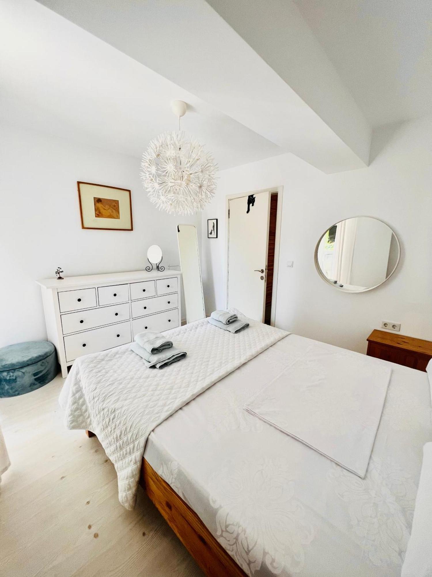 The Airport Loft Apartment Otopeni Exterior foto